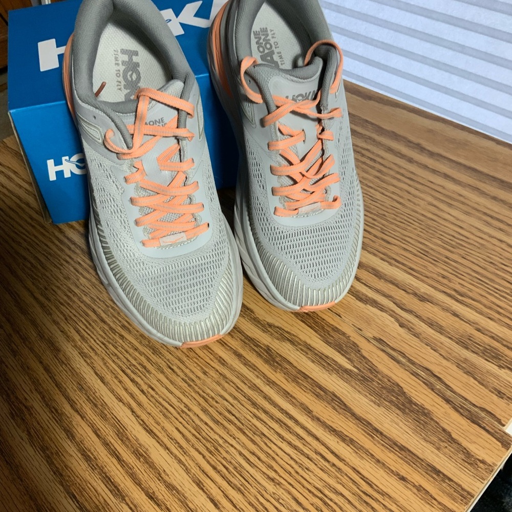 HOKA ONE ONE, 7.5 gray shoe